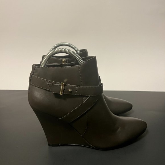 ANN TAYLOR BIRGITTE WEDGE BOOTIE - Picture 2 of 4